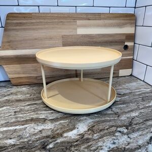 Rubbermaid Tan 2‑Tier Round Lazy Susan Spice Rack – 10.5" Organizer Vintage!